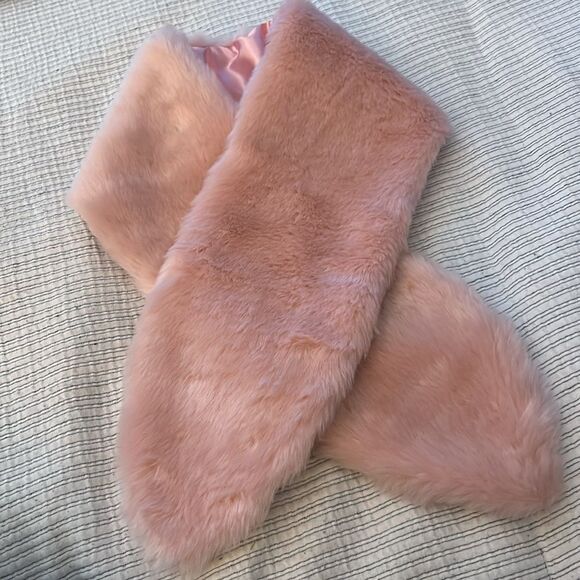 CAPELLI New York - PINK faux fur SCARF - slip through closure - NEW WITH TAGS - Picture 2 of 3